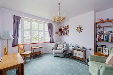 36 The Glade, Epsom, KT17 2HB