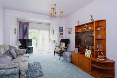 36 The Glade, Epsom, KT17 2HB