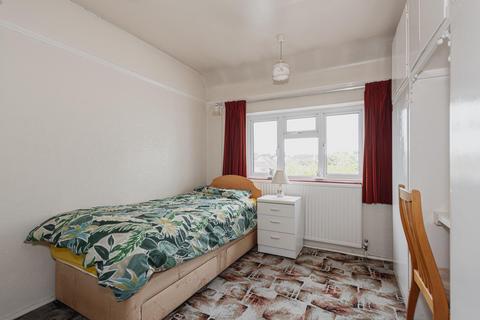 36 The Glade, Epsom, KT17 2HB