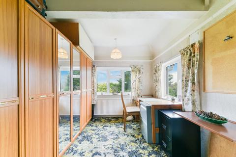36 The Glade, Epsom, KT17 2HB