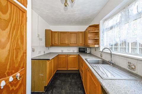 6 Hooks Lane, Havant, PO9 3DR