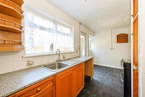 6 Hooks Lane, Havant, PO9 3DR