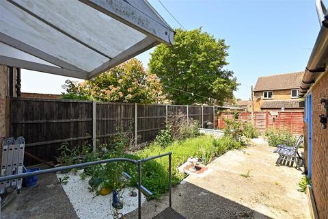 6 Hooks Lane, Havant, PO9 3DR