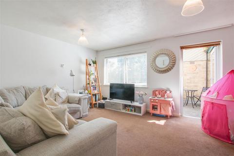 19 Priory Close, Hoddesdon, EN11 8DB