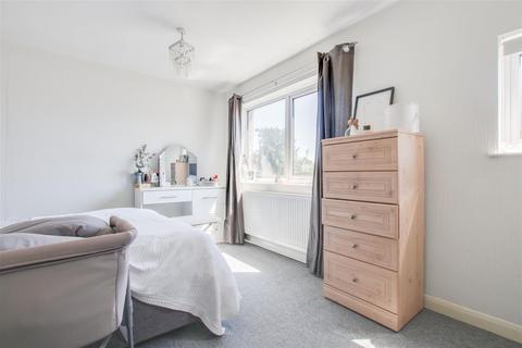 19 Priory Close, Hoddesdon, EN11 8DB