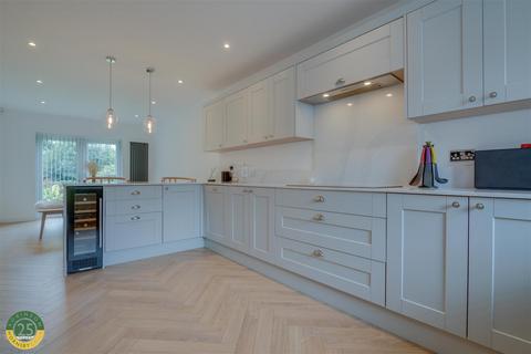 3 Fir Tree Close, Hickleton, Doncaster, DN5 7BD