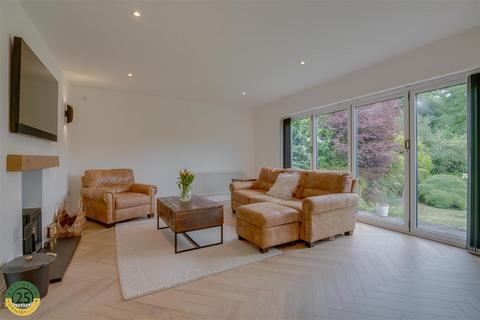 3 Fir Tree Close, Hickleton, Doncaster, DN5 7BD