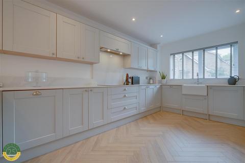 3 Fir Tree Close, Hickleton, Doncaster, DN5 7BD