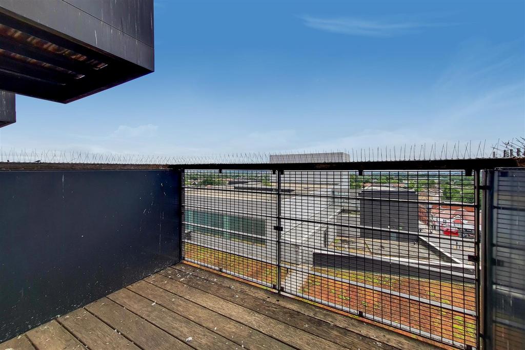 4 Balcony-1.jpg