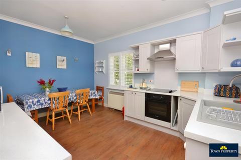 2 bedroom terraced house for sale, Lismore Road, Eastbourne