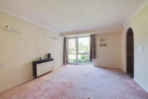 1 bedroom retirement property for sale, De La Warr Parade, Bexhill-On-Sea