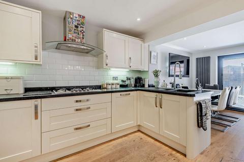 143 Leomansley View, Lichfield, WS13 8AU