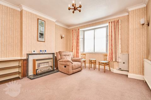 17 Hogarth Gardens, Hounslow, TW5 0QS
