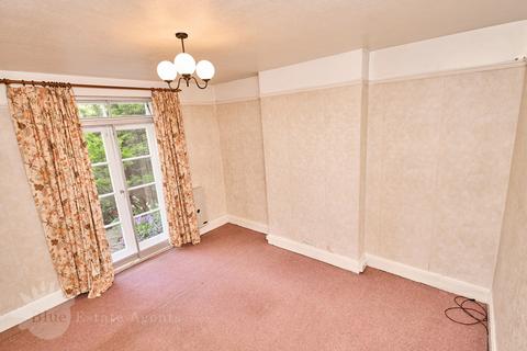17 Hogarth Gardens, Hounslow, TW5 0QS