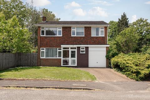 4 Cedar Close, Epsom, KT17 4HG