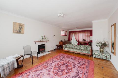 4 Cedar Close, Epsom, KT17 4HG