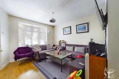 3 bedroom terraced house for sale - Cruick Avenue, South Ockendon