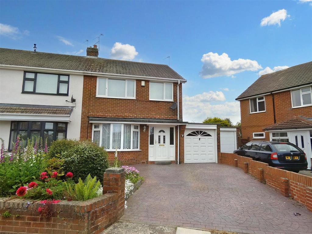 Astley Gardens, Seaton Sluice 3 bed semidetached house for sale £210,000