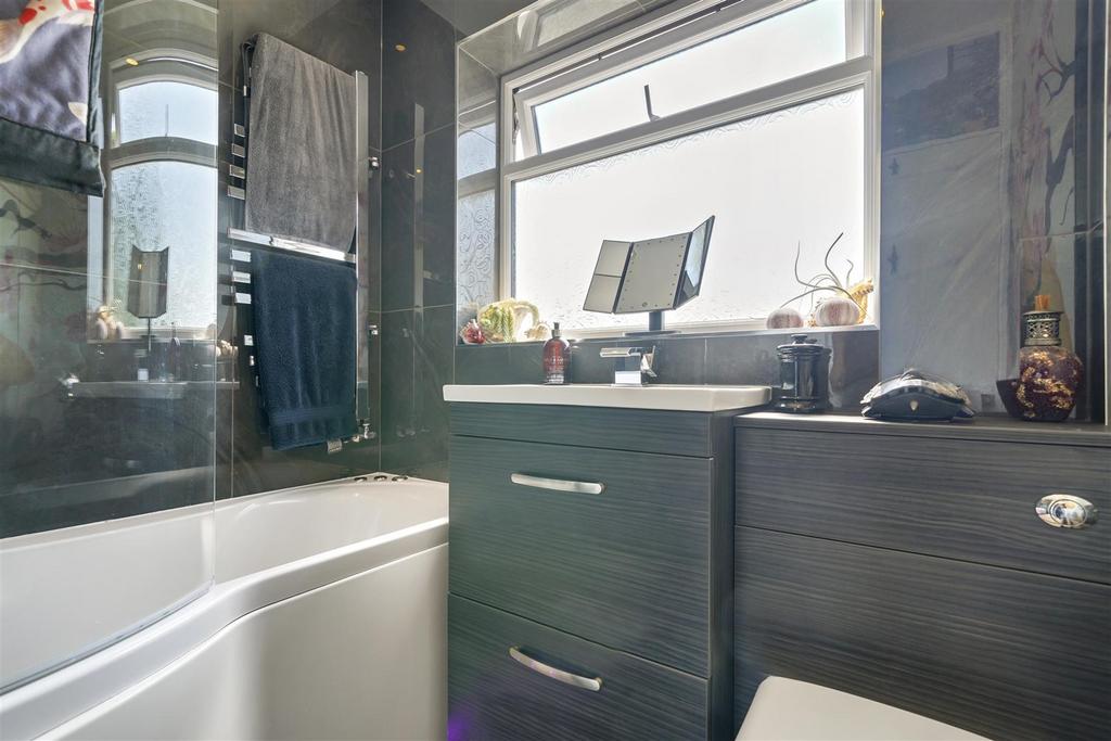 64 Berkeley Avenue - yasrz8e Z9o Qm45 Awn KMG.jpg