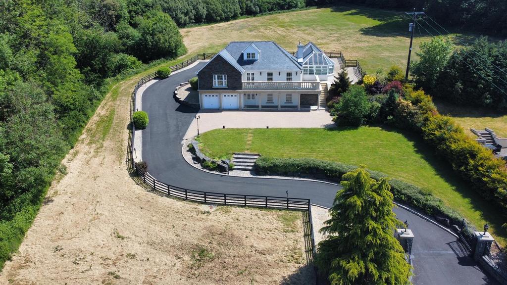Carmarthen Road, Llanybydder 4 bed property with land for sale £695,000