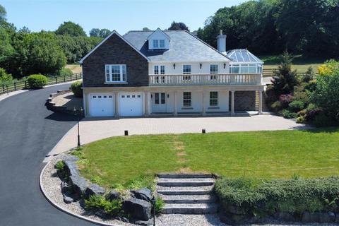 4 bedroom property with land for sale, Carmarthen Road, Llanybydder