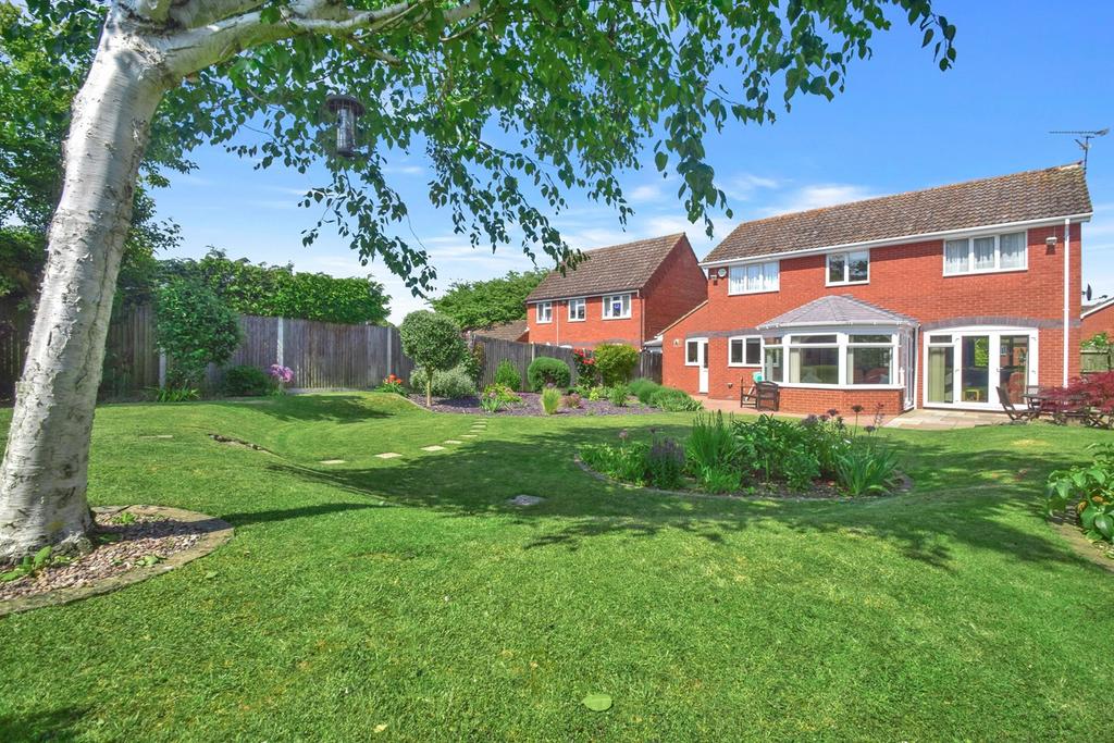 The Platters, Rainham, Gillingham, ME8 4 bed detached house £550,000