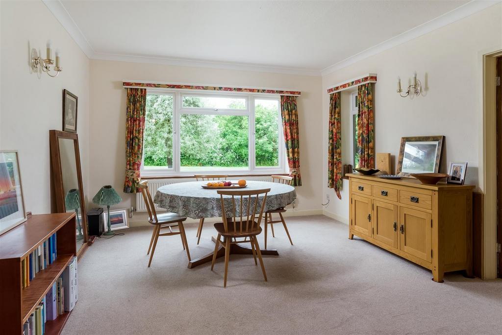 Dining Room.jpg