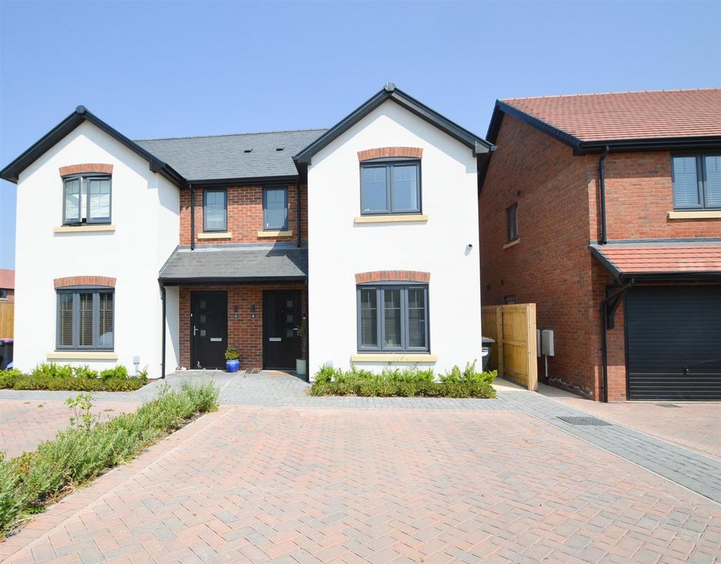 Mullinex Way, Baschurch, Shrewsbury 3 bed semidetached house for sale