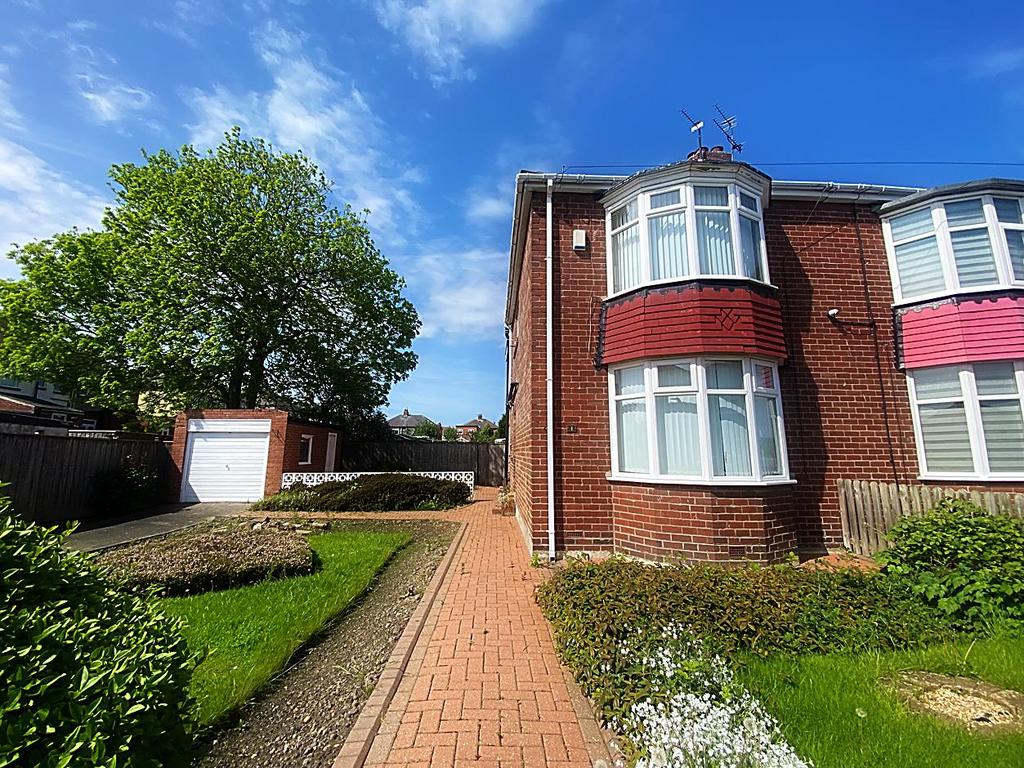 Ashbourne Avenue, Newcastle Upon Tyne 2 bed semidetached house for