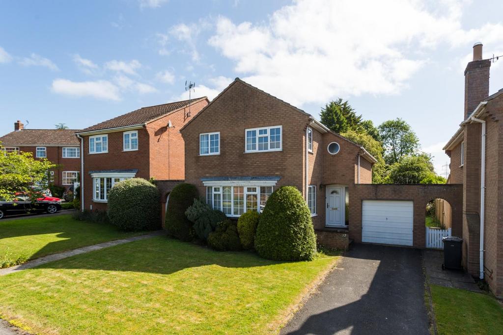 Thornlands, Easingwold 3 bed detached house for sale £350,000