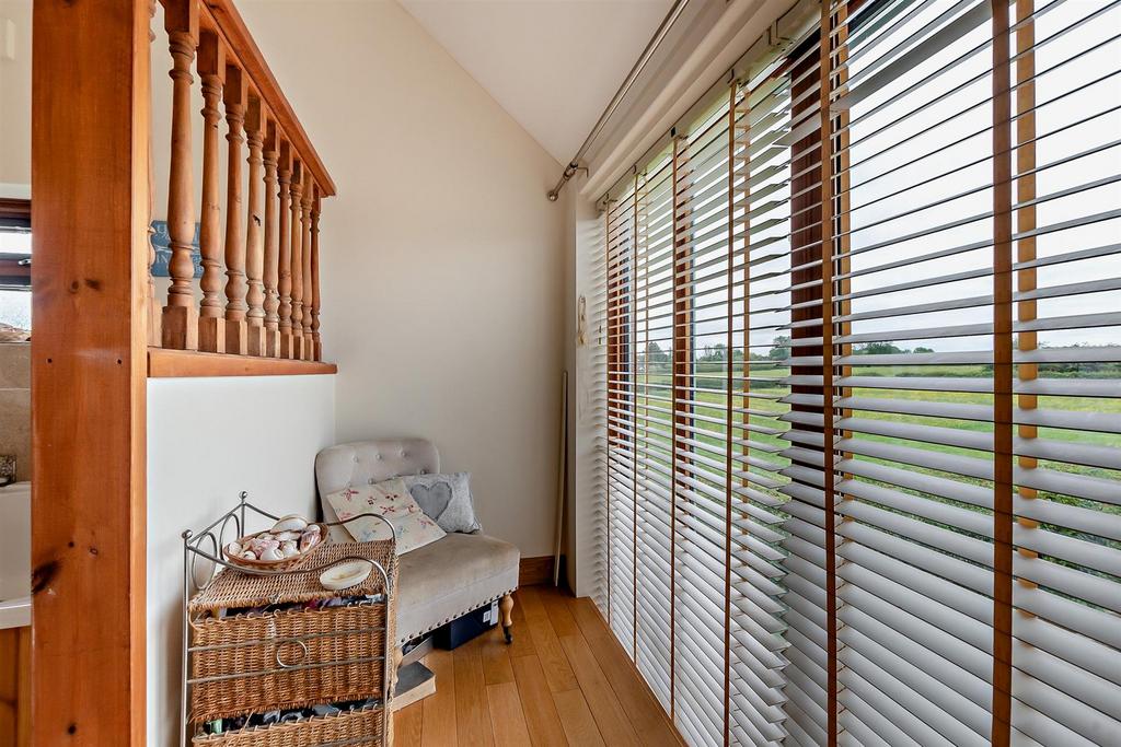 8555888-interior47-800.jpg