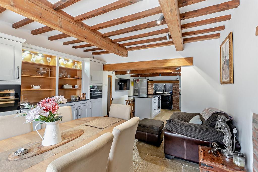 Living dining area