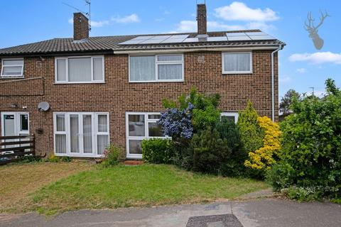 21 Pinnacles, Waltham Abbey, EN9 1TG