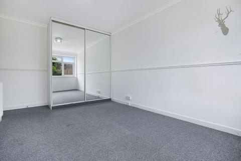 21 Pinnacles, Waltham Abbey, EN9 1TG