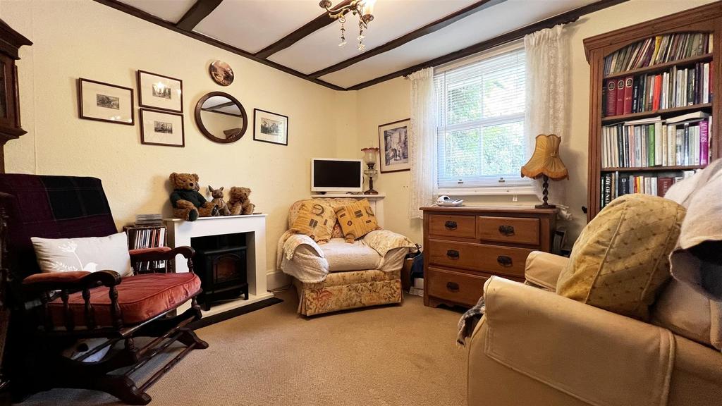 Winchelsea Lane, Hastings 1 bed terraced house £225,000
