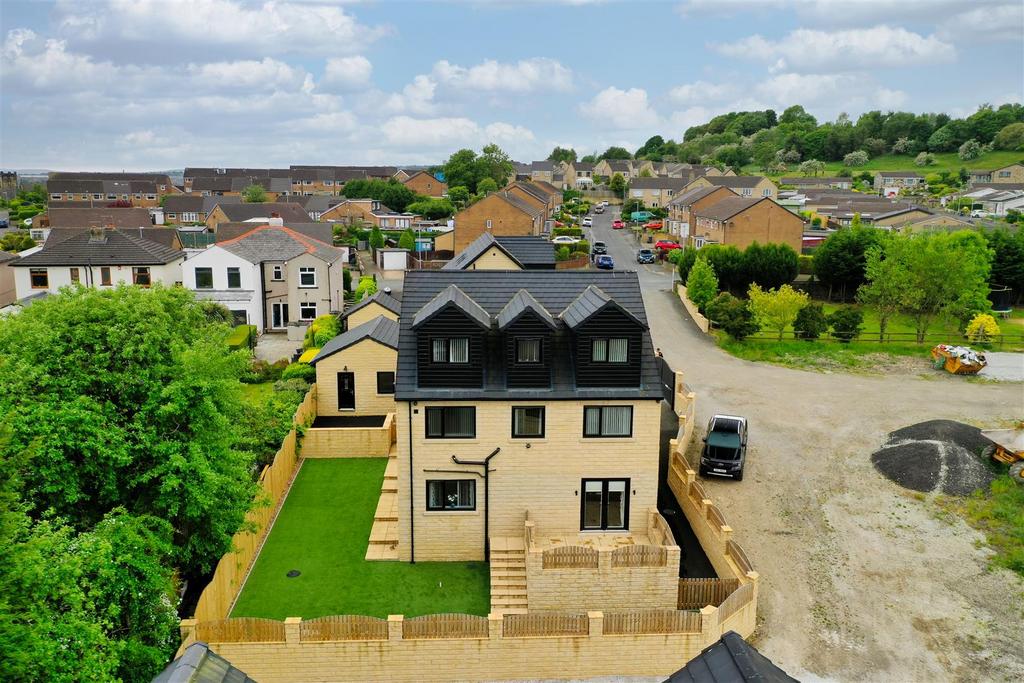 64 Horley Green Road, Halifax 7 bed detached house for sale £600,000