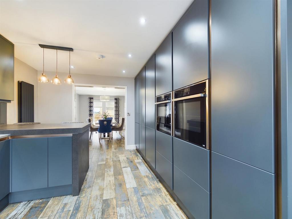 64 Horley Green Road, Halifax 7 bed detached house for sale £600,000