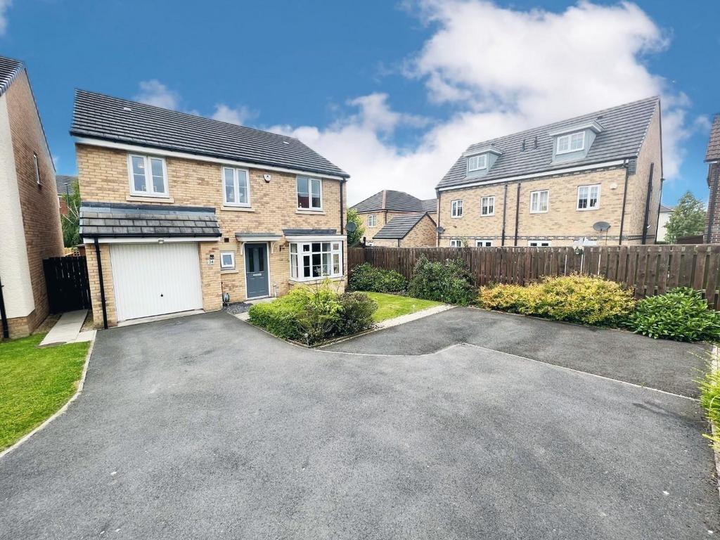 Queens Park Road, Spennymoor 4 bed detached house for sale £285,000
