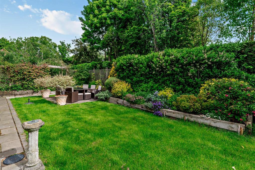 Garden with well stocked borders