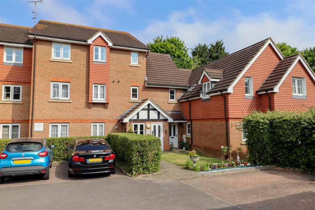 Kings Road, Horsham 2 bed flat for sale £275,000