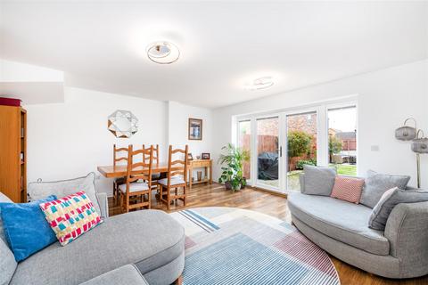 4 bedroom semi-detached house for sale - Medland Drive, Bracebridge Heath, Lincoln