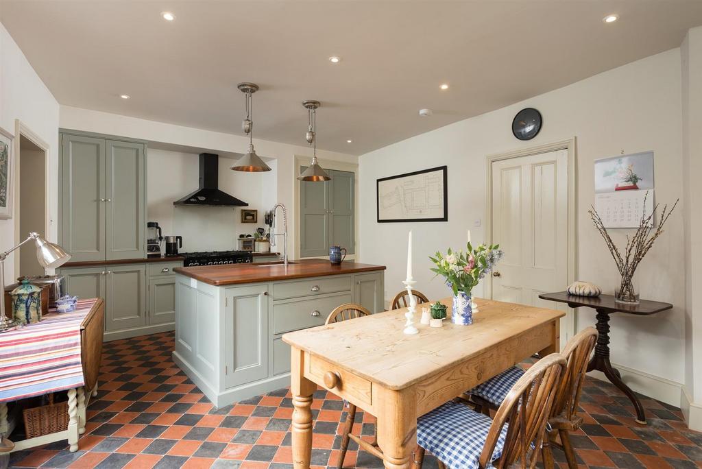Kitchen breakfast room