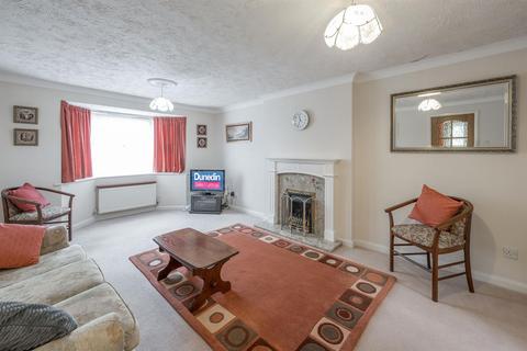 14 Oaklands Way, Birmingham, B31 5EA