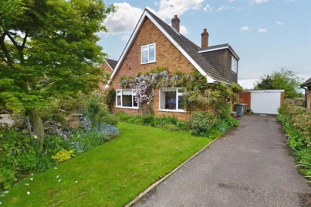 Harker Way, Blofield Heath 3 bed chalet for sale £340,000