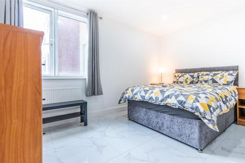 1 bedroom apartment to rent, Regent Court, St John's Wood, London, NW8