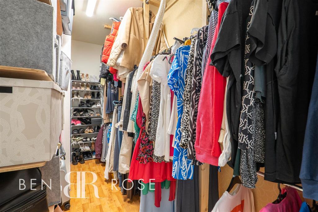 Walk-In Wardrobe