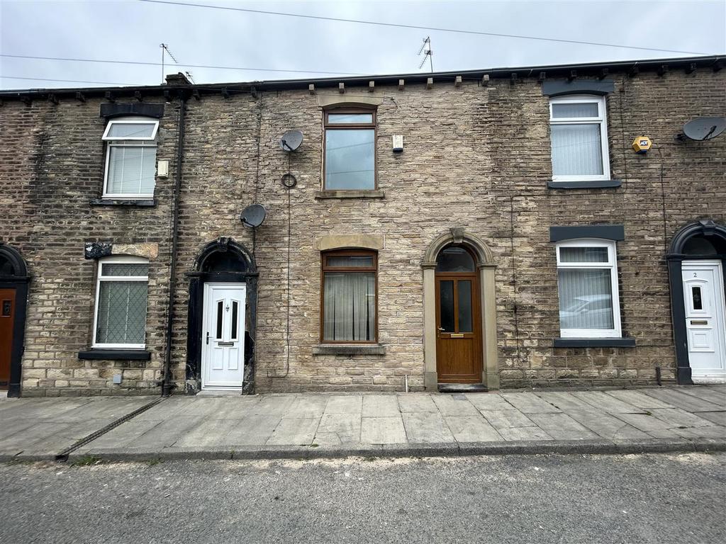 Brookway, Lees, Oldham 3 bed terraced house for sale £159,950