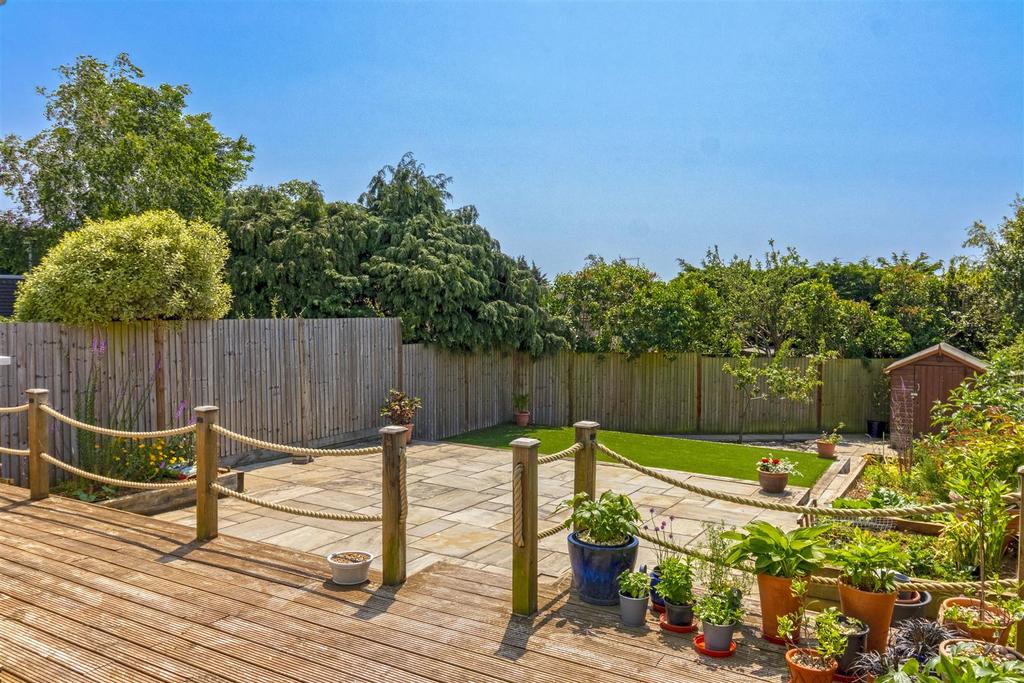 Gleton Avenue, Hove 2 bed bungalow for sale £450,000