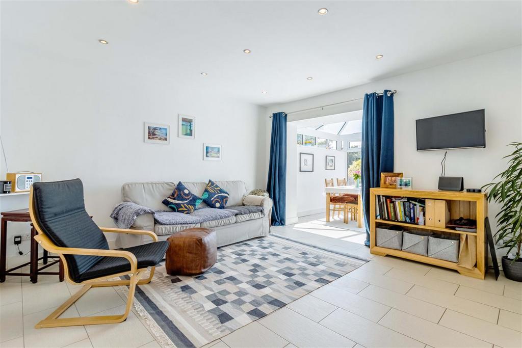 Gleton Avenue, Hove 2 bed bungalow for sale £450,000