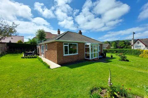 2 bedroom detached bungalow for sale - Scalby Road, Scarborough